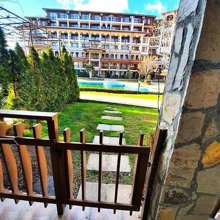 Grosses Studio Olymp In Der Naehe Des Strandes Mit Eigenem Innenhof Und Zugang Zum Pool *