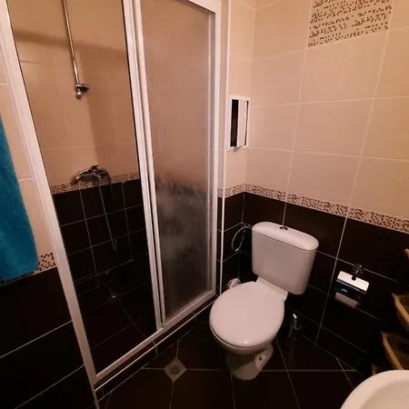 Grosses Studio Olymp In Der Naehe Des Strandes Mit Eigenem Innenhof Und Zugang Zum Pool アパート