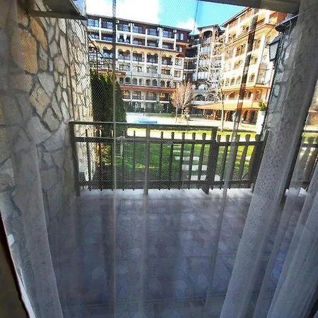 Grosses Studio Olymp In Der Naehe Des Strandes Mit Eigenem Innenhof Und Zugang Zum Pool Апартамент Свети Влас